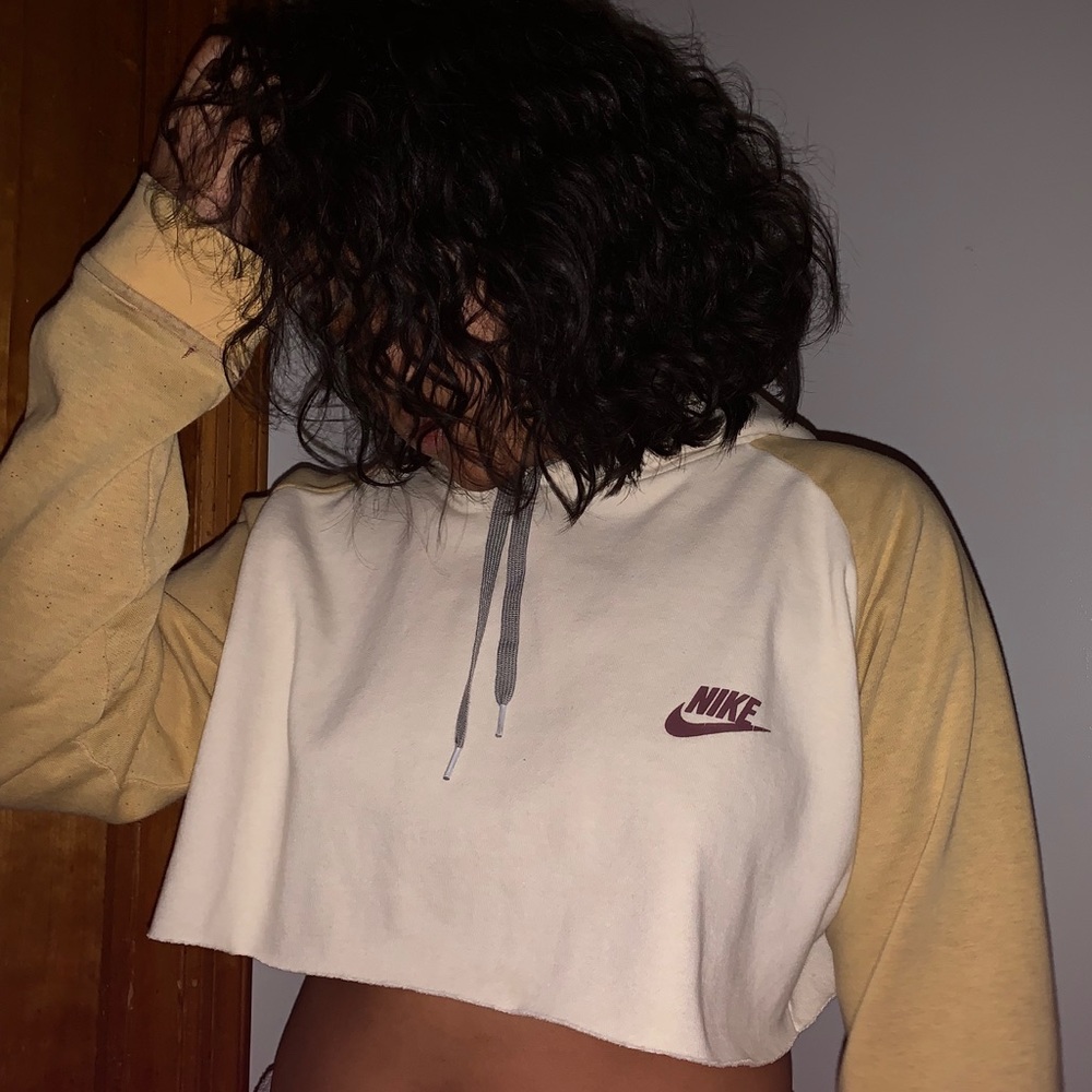 Cropped Nike hoodie✔️